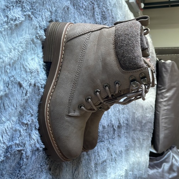 Size 9 light brown Madden Girl boots - Picture 4 of 5